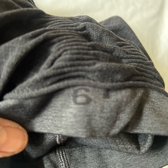 Lululemon - Picture 4 of 8